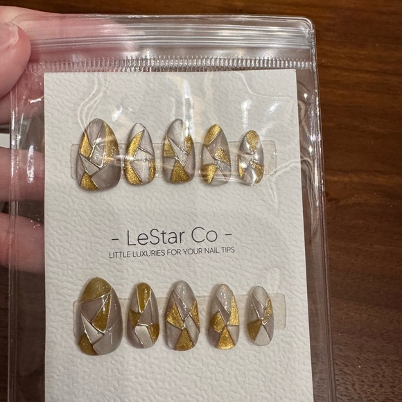 LeStar Co Yellow Gold and Silver Nail Tips - Picture 4 of 4